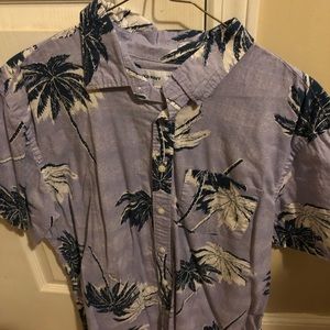 Old navy Hawaiian shirt